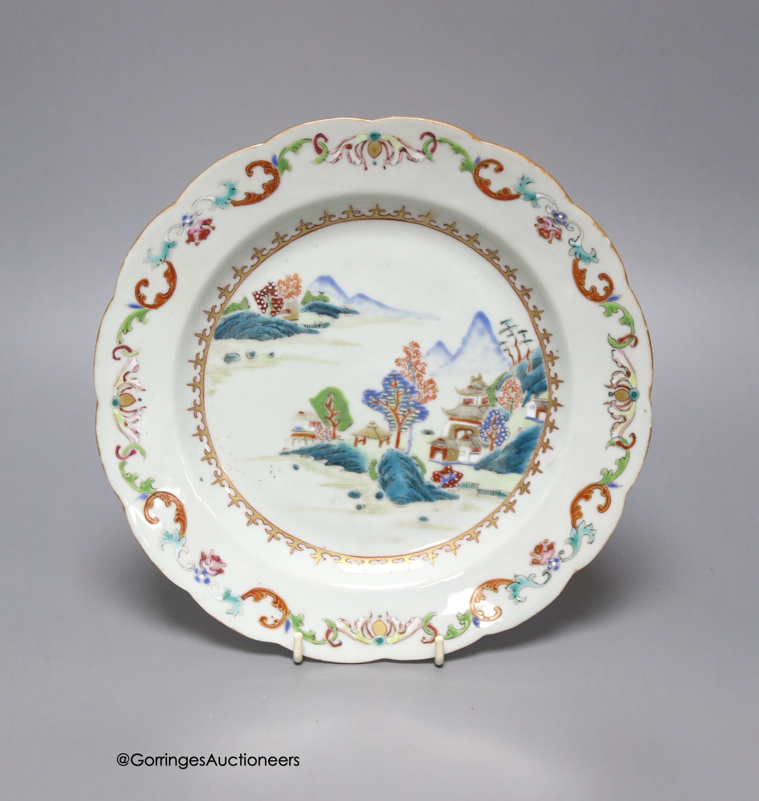 A Chinese Export famille rose plate, Qianlong period, Dia 23cm